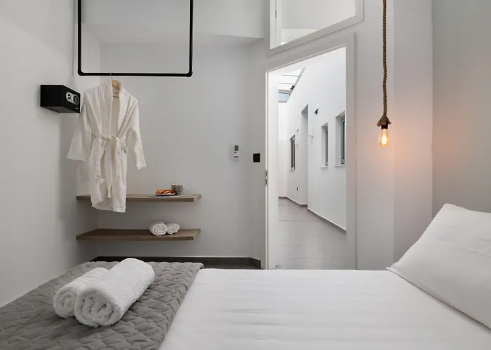 Willa Southrock Lakhania